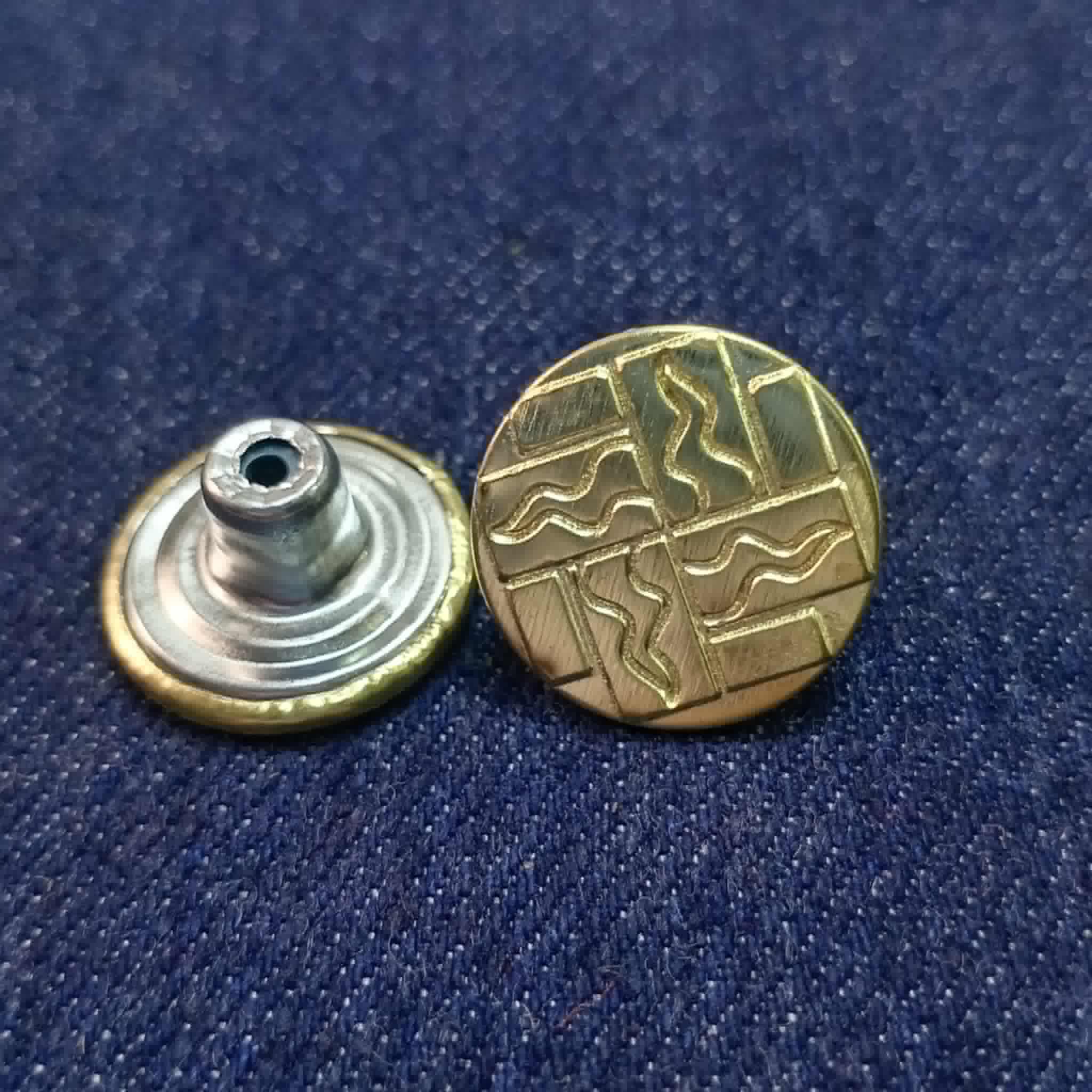 CUTA43-13-17MM BOTON HIERRO