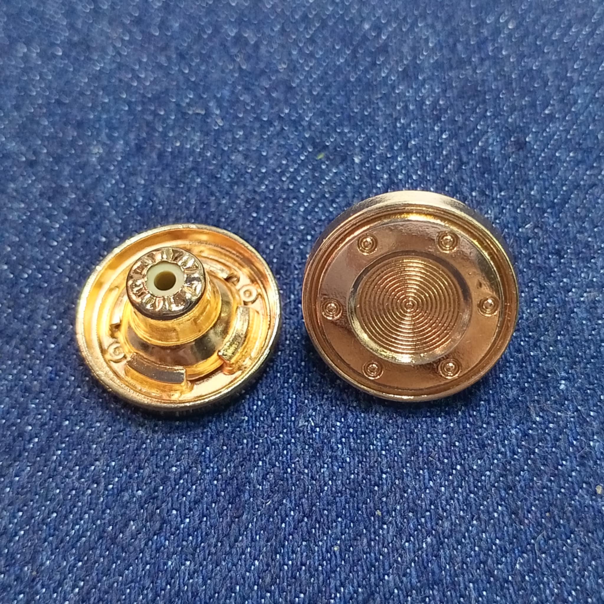 CUTA46-4-17MM BOTON ZAMAK