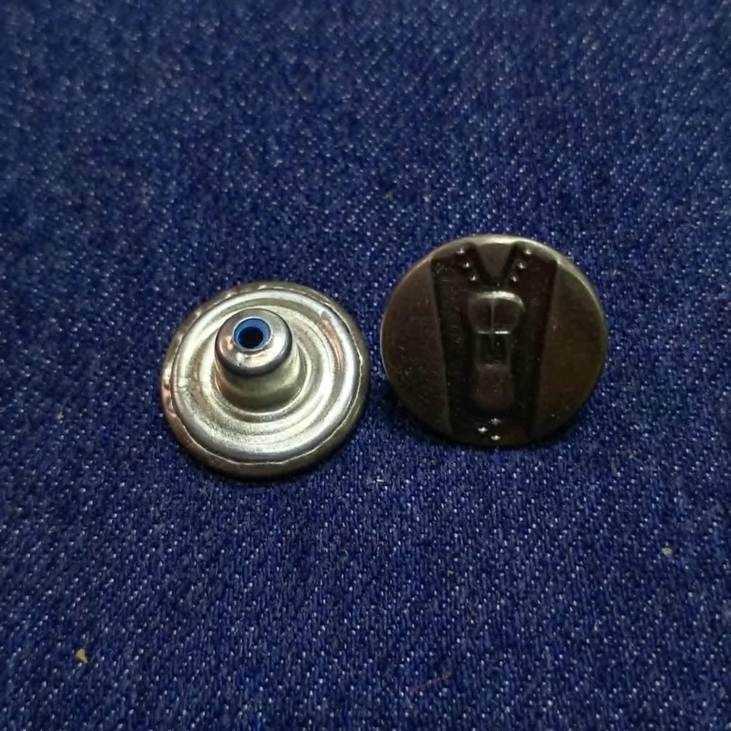 CUTA37-28-17MM BOTON HIERRO