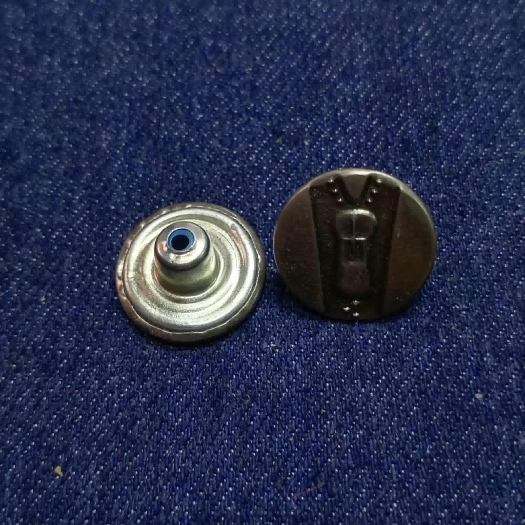 CUTA37-28-17MM BOTON HIERRO